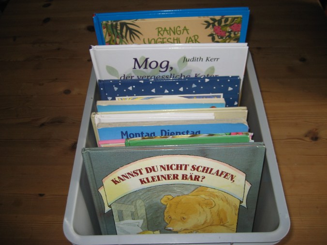 Kinderbücher in Kiste